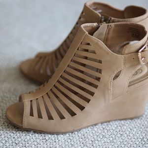 Tan wedges